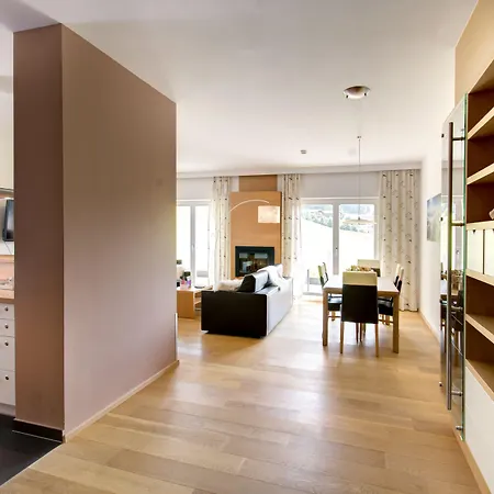 Residenz Hochalm - In -ski Out Hotel 4*