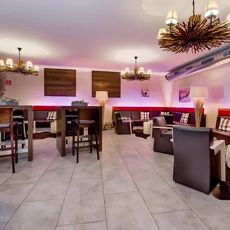 Residenz Hochalm - In -ski Out 4*