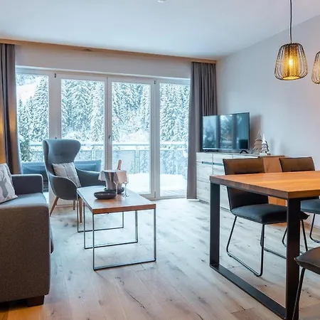 Residenz Hochalm - In - Out 4*