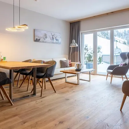 Residenz Hochalm - In - Out Hotel Saalbach-Hinterglemm