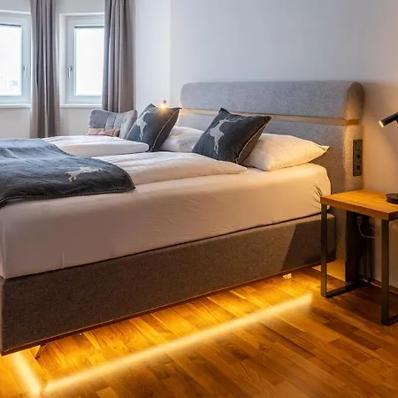 Residenz Hochalm - In - Out 4*