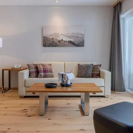 Residenz Hochalm - In - Out Hotel
