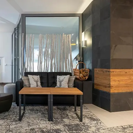 Residenz Hochalm - In - Out 4*
