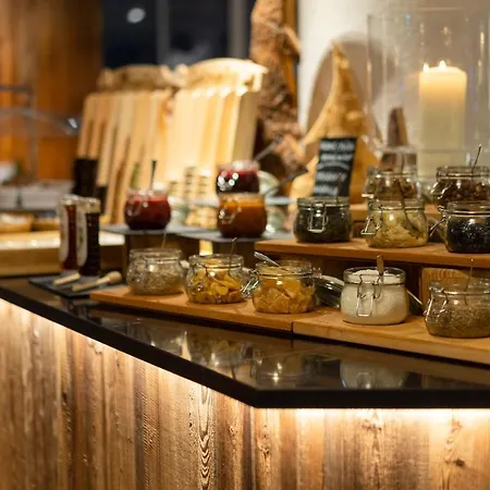 Residenz Hochalm - In -ski Out 4*